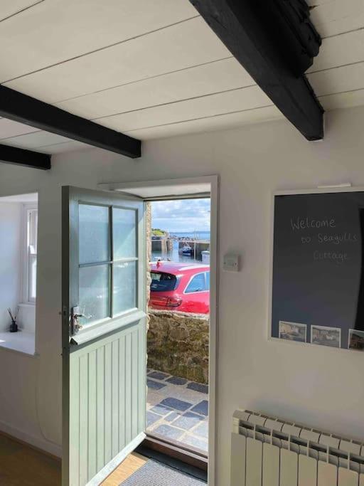 Seagulls Cottage, Touching Distance From Beach マウスホール エクステリア 写真
